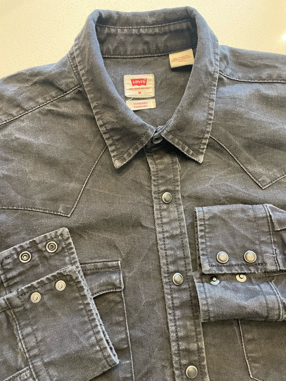 Levi’s - cotton blend black denim shirt Size Medium